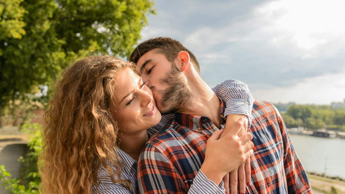 Los Ciclos del Corazón: Aprendiendo a Soltar, Sanar y Abrirnos a Nuevas Posibilidades Amorosas (Más Allá de la Ilusión de que los Amarres de Amor Funcionan)