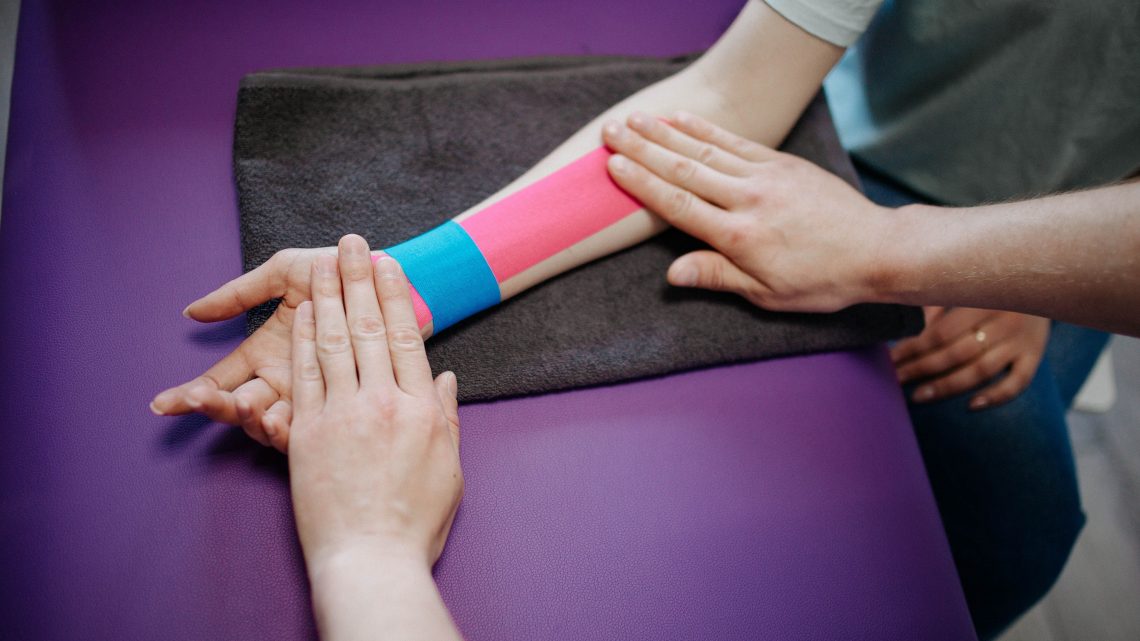 Lesiones deportivas y recuperación en casa: Ventajas de la fisioterapia a domicilio en Plasencia